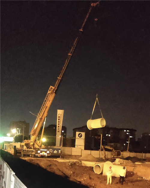 偃师市“弯臂矫正”—— 吊车的 “形变补偿” 技术