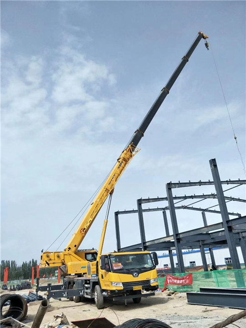 偃师市超高层建筑钢结构吊装案例